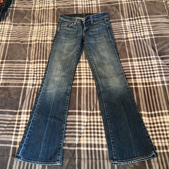 HP!! 🎉Seven bootcut Jeans - Picture 5 of 9